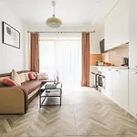 Cohost I Newly Built By Historical Bastion Wall, Self Check In *