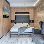 Cohost I Newly Built By Historical Bastion Wall, Self Check In Daire