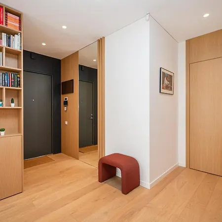 Cohost I Newly Built By Historical Bastion Wall, Self Check In Apartment
