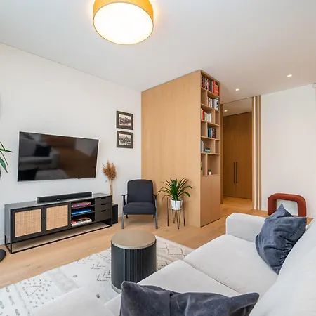 Apartment Cohost I Newly Built By Historical Bastion Wall, Self Check In *