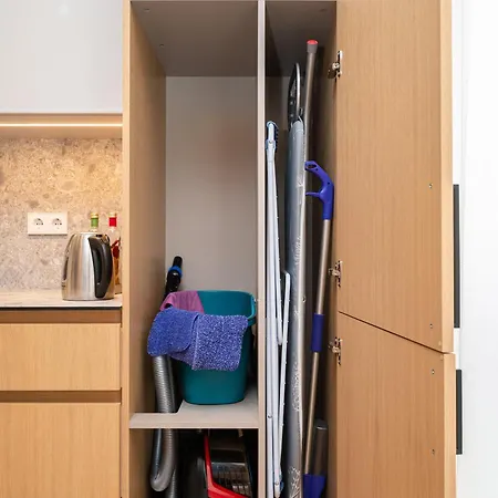 Cohost I Newly Built By Historical Bastion Wall, Self Check In Apartment *