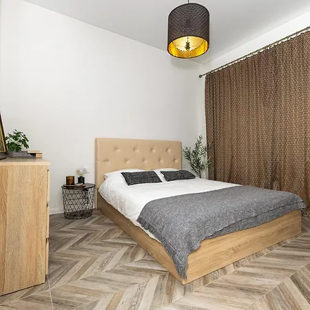 Cohost I Newly Built By Historical Bastion Wall, Self Check In *