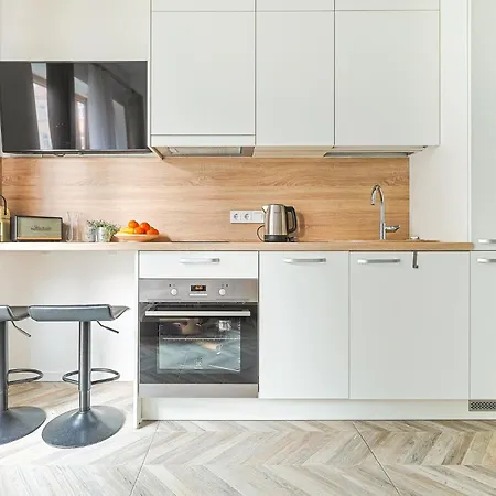 Cohost I Newly Built By Historical Bastion Wall, Self Check In