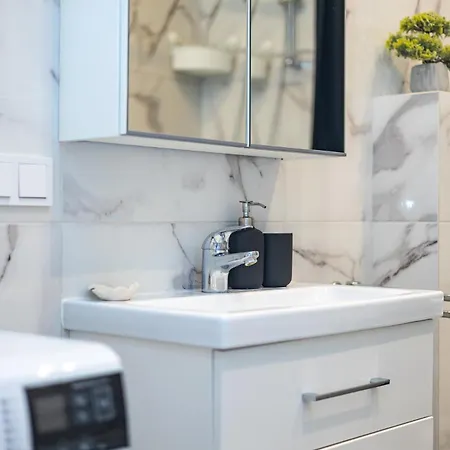 Cohost I Newly Built By Historical Bastion Wall, Self Check In Апартаменты