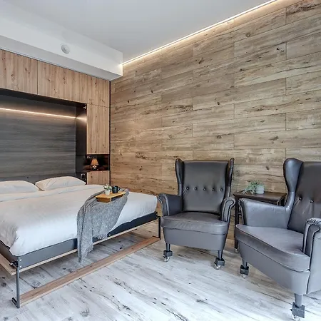 Cohost I Newly Built By Historical Bastion Wall, Self Check In Apartment