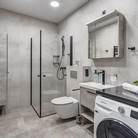 Cohost I Newly Built By Historical Bastion Wall, Self Check In