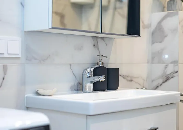 Cohost I Newly Built By Historical Bastion Wall, Self Check In Apartment