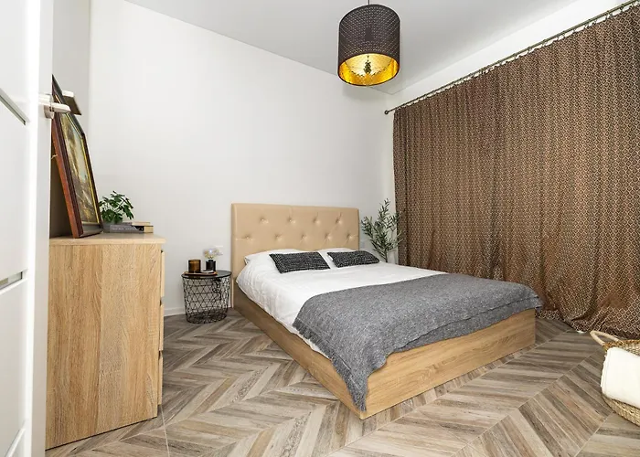 Cohost I Newly Built By Historical Bastion Wall, Self Check In *