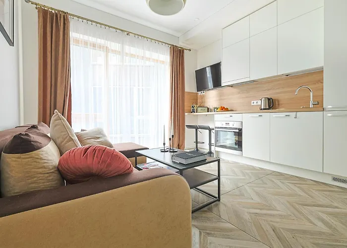 Cohost I Newly Built By Historical Bastion Wall, Self Check In וילנה